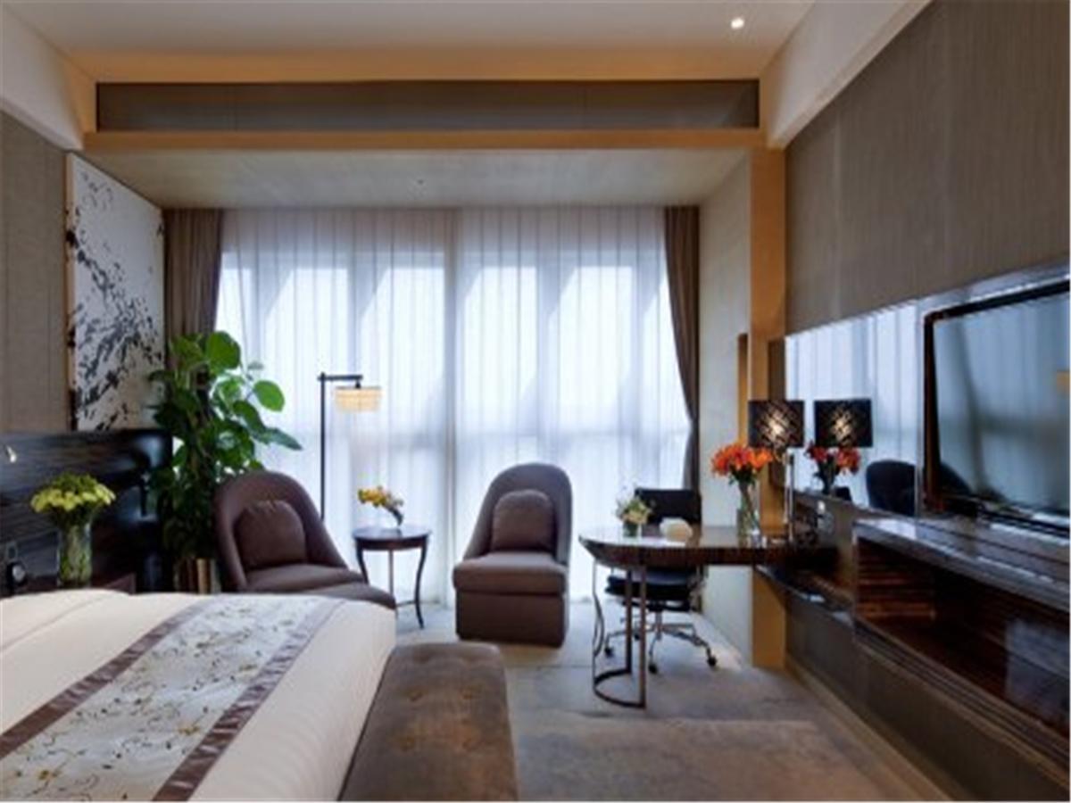 Riverside Hotel